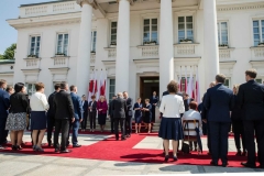 Warszawa, 27/05/2019. Prezydent RP Andrzej Duda uczestniczyl w uroczystosci Dnia Samorzadu Terytorialnego podczas ktorego wreczyl odznaczenia panstwowe osobom zasluzonym samorzadowcom. Fot. Krzysztof Sitkowski / KPRP Uwaga!!! Zdjecia pochodzace z oficjalnego serwisu fotograficznego Kancelarii Prezydenta RP moga byc wykorzystywane jedynie w celu ilustrowania materialow, dotyczacych dzialan Prezydenta RP. Jakakolwiek ingerencja w integralnosc zdjecia - w tym kadrowanie czy obrobka graficzna - jest niedozwolona. Wszelkie wykorzystywanie zdjec pochodzacych z oficjalnego serwisu fotograficznego Kancelarii Prezydenta RP w celach komercyjnych lub w materialach o charakterze politycznym jest zabronione. Publikacja lub kontekst wykorzystania zdjecia nie może naruszać dobrego imienia Rzeczypospolitej Polskiej, Prezydenta RP, Jego Rodziny i Kancelarii Prezydenta. Publikujacy zdjecia zobowiazuje sie do podpisania ich autora oraz zrodla ich pochodzenia.