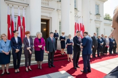 Warszawa, 27/05/2019. Prezydent RP Andrzej Duda uczestniczyl w uroczystosci Dnia Samorzadu Terytorialnego podczas ktorego wreczyl odznaczenia panstwowe osobom zasluzonym samorzadowcom. Fot. Krzysztof Sitkowski / KPRP Uwaga!!! Zdjecia pochodzace z oficjalnego serwisu fotograficznego Kancelarii Prezydenta RP moga byc wykorzystywane jedynie w celu ilustrowania materialow, dotyczacych dzialan Prezydenta RP. Jakakolwiek ingerencja w integralnosc zdjecia - w tym kadrowanie czy obrobka graficzna - jest niedozwolona. Wszelkie wykorzystywanie zdjec pochodzacych z oficjalnego serwisu fotograficznego Kancelarii Prezydenta RP w celach komercyjnych lub w materialach o charakterze politycznym jest zabronione. Publikacja lub kontekst wykorzystania zdjecia nie może naruszać dobrego imienia Rzeczypospolitej Polskiej, Prezydenta RP, Jego Rodziny i Kancelarii Prezydenta. Publikujacy zdjecia zobowiazuje sie do podpisania ich autora oraz zrodla ich pochodzenia.